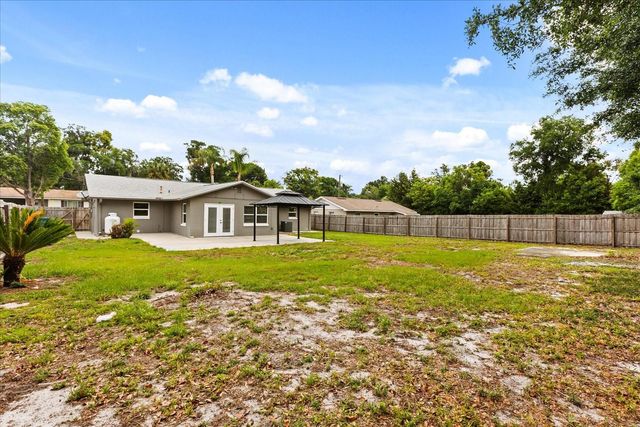 210 KENSINGTON AVENUE, Deland, FL 32724