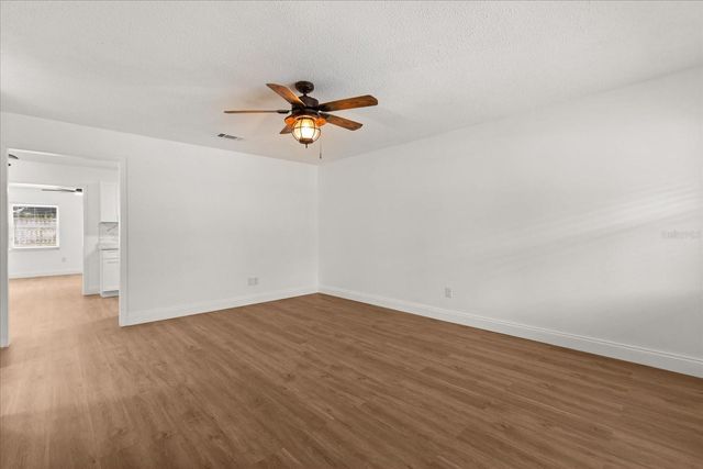 210 KENSINGTON AVENUE, Deland, FL 32724