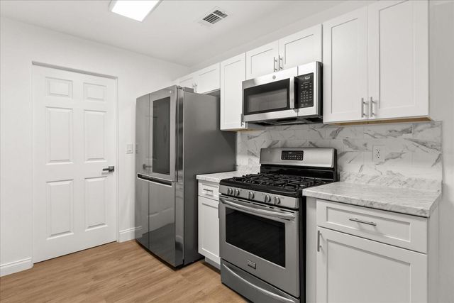 210 KENSINGTON AVENUE, Deland, FL 32724