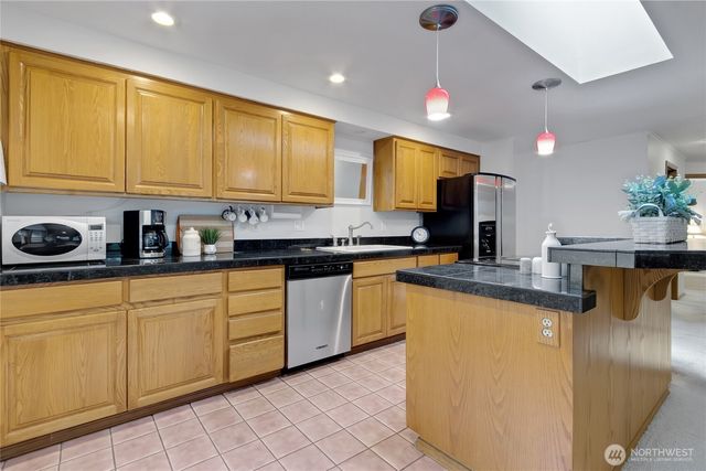 17532 SE 292nd Place, Kent, WA 98042
