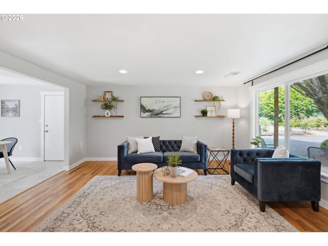 18833 Se RIVER Rd, Milwaukie, OR 97267