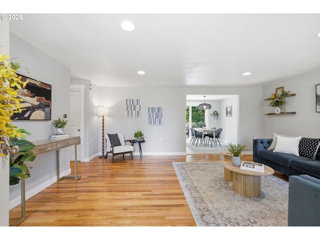 18833 Se RIVER Rd, Milwaukie, OR 97267