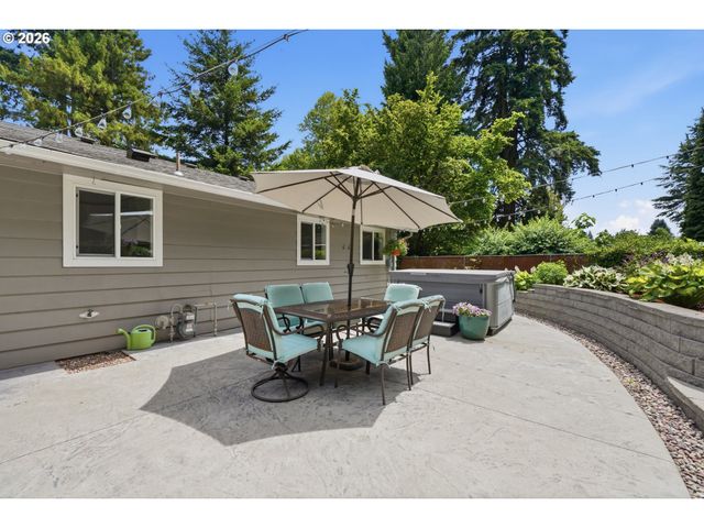18833 Se RIVER Rd, Milwaukie, OR 97267