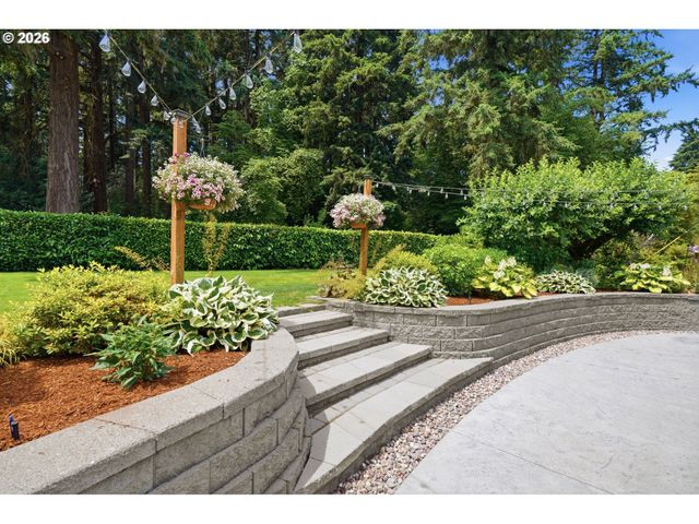 18833 Se RIVER Rd, Milwaukie, OR 97267