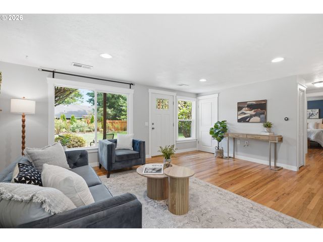 18833 Se RIVER Rd, Milwaukie, OR 97267
