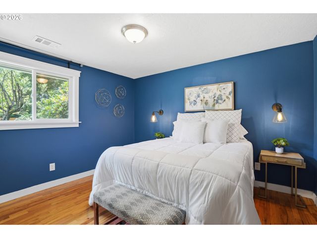 18833 Se RIVER Rd, Milwaukie, OR 97267