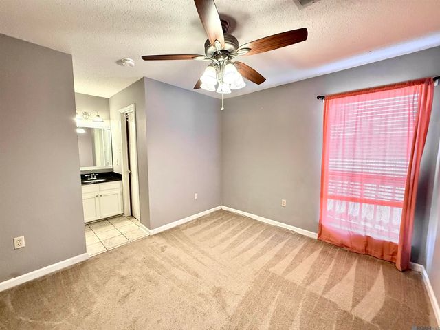 955 Ridgepoint Ct, Baton Rouge, LA 70810