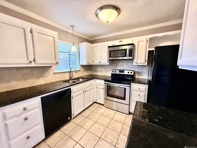 955 Ridgepoint Ct, Baton Rouge, LA 70810