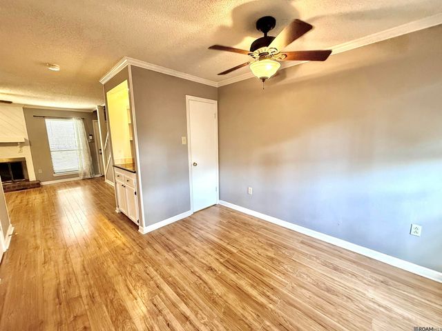 955 Ridgepoint Ct, Baton Rouge, LA 70810