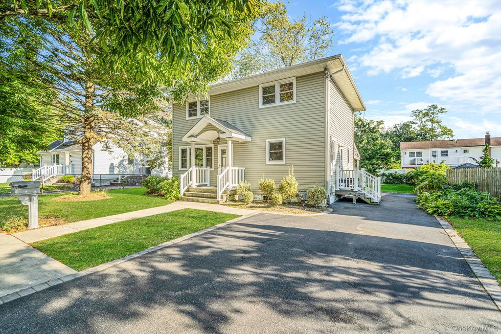 263 Waco Street, Lindenhurst, NY 11757 — exterior