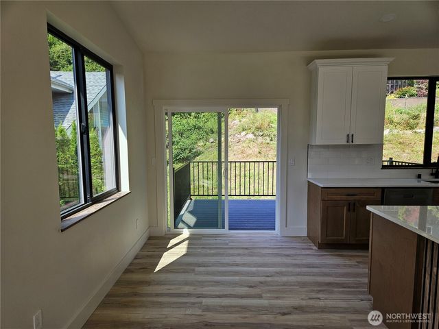 647 Rainbow Drive, Sedro Woolley, WA 98284