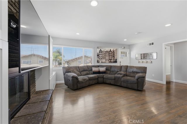 14302 Ostend, La Mirada, CA 90638