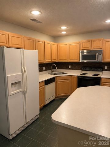 882 Pelican Bay Drive, Pineville, NC 28134