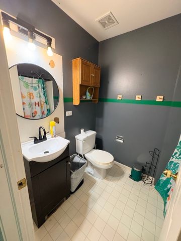 1422 W SPLIT OAK Circle, Round Lake Beach, IL 60073