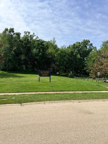 1422 W SPLIT OAK Circle, Round Lake Beach, IL 60073