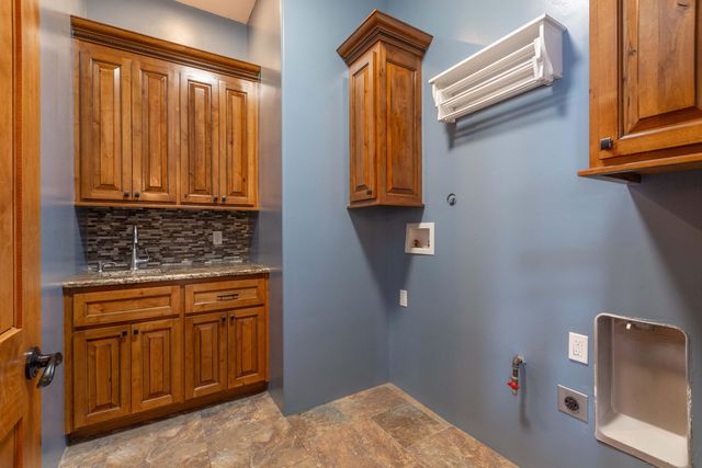 1202 Gabaldon Road NW, Albuquerque, NM 87104