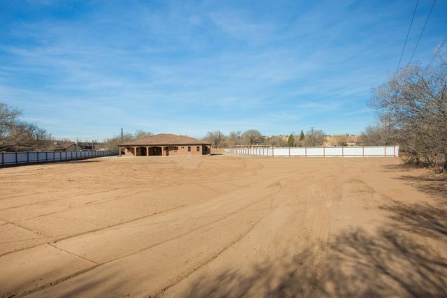 1202 Gabaldon Road NW, Albuquerque, NM 87104