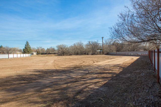 1202 Gabaldon Road NW, Albuquerque, NM 87104