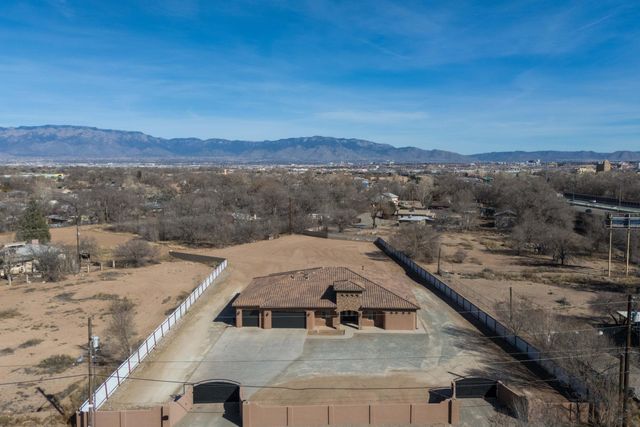 1202 Gabaldon Road NW, Albuquerque, NM 87104