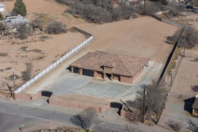 1202 Gabaldon Road NW, Albuquerque, NM 87104