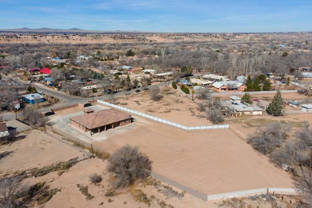 1202 Gabaldon Road NW, Albuquerque, NM 87104