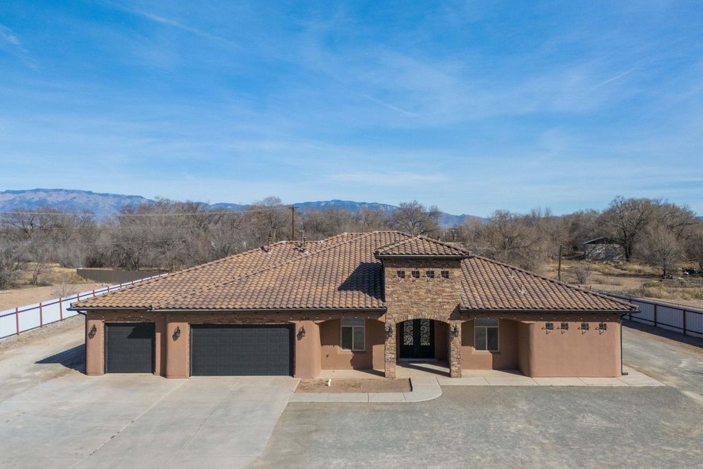 1202 Gabaldon Road NW, Albuquerque, NM 87104
