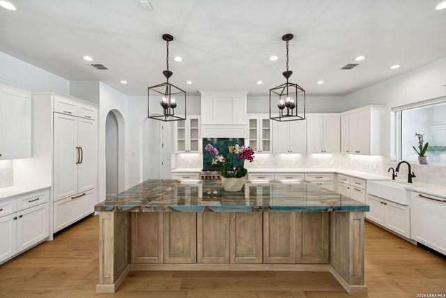 7006 Bluff Run, San Antonio, TX 78257