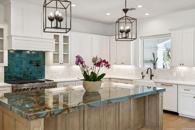 7006 Bluff Run, San Antonio, TX 78257