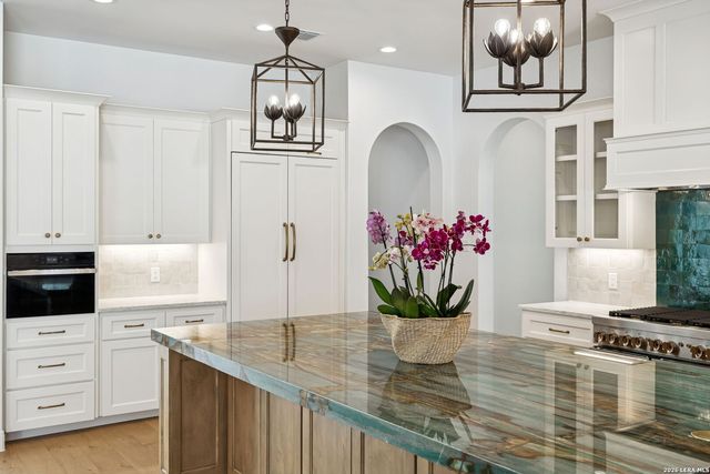 7006 Bluff Run, San Antonio, TX 78257