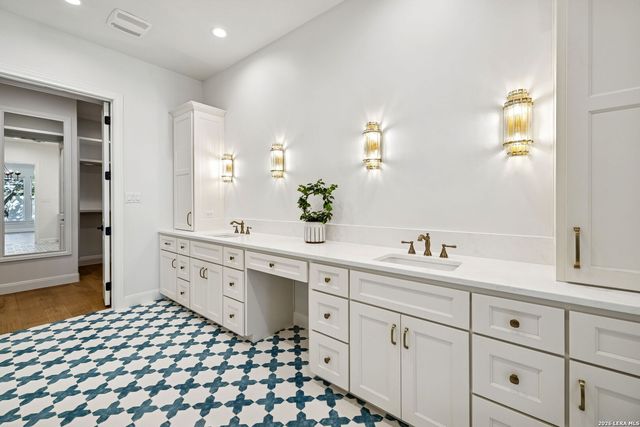 7006 Bluff Run, San Antonio, TX 78257