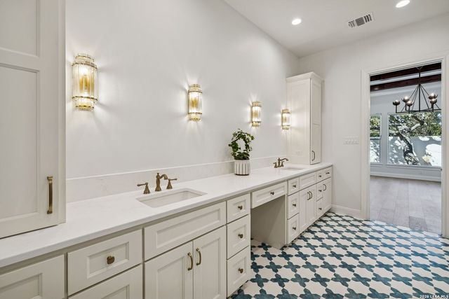 7006 Bluff Run, San Antonio, TX 78257