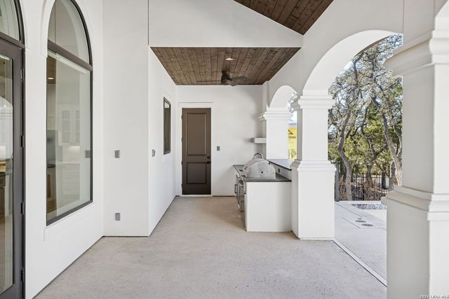 7006 Bluff Run, San Antonio, TX 78257