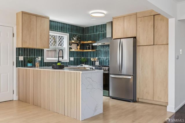 208 Harkness Avenue, San Francisco, CA 94134
