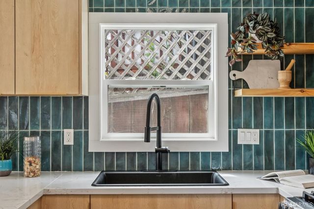 208 Harkness Avenue, San Francisco, CA 94134