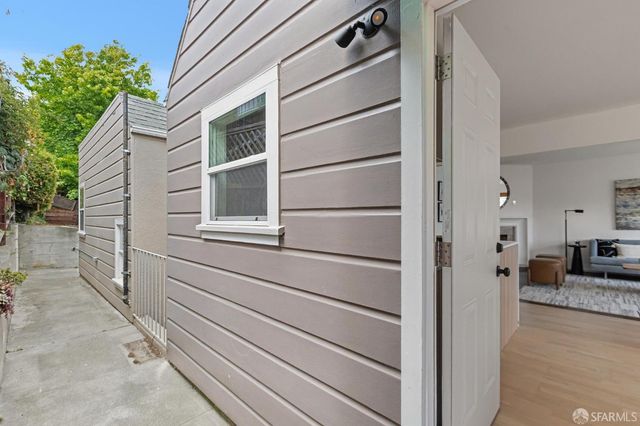 208 Harkness Avenue, San Francisco, CA 94134