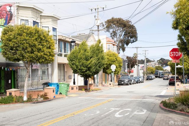 208 Harkness Avenue, San Francisco, CA 94134