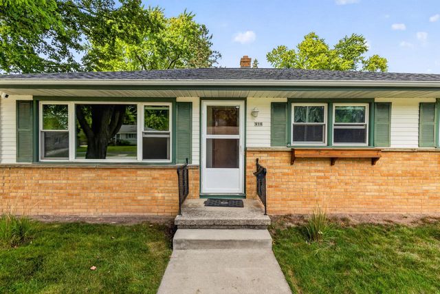 916 Jefferson STREET, West Bend, WI 53090