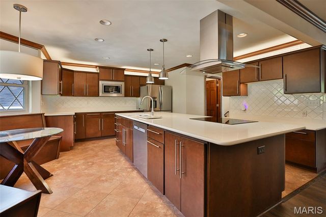 703 Peachtree Trail, Collinsville, IL 62234