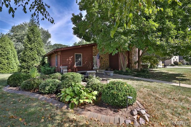 703 Peachtree Trail, Collinsville, IL 62234