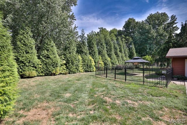 703 Peachtree Trail, Collinsville, IL 62234