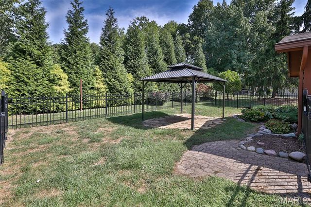 703 Peachtree Trail, Collinsville, IL 62234