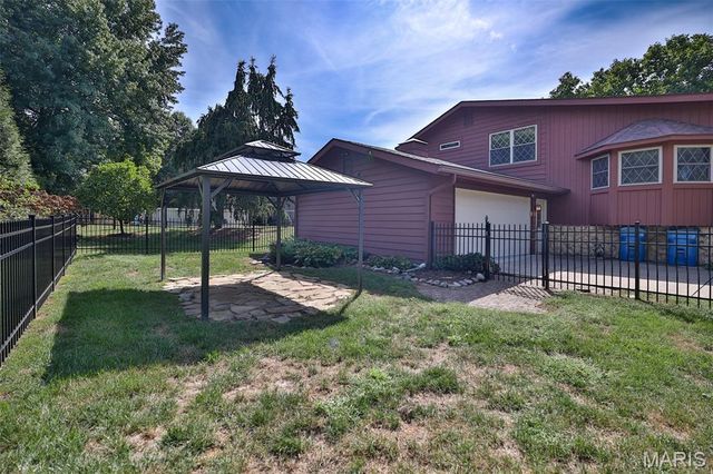 703 Peachtree Trail, Collinsville, IL 62234