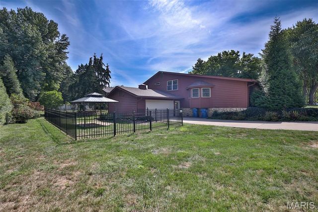 703 Peachtree Trail, Collinsville, IL 62234