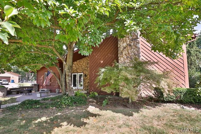 703 Peachtree Trail, Collinsville, IL 62234