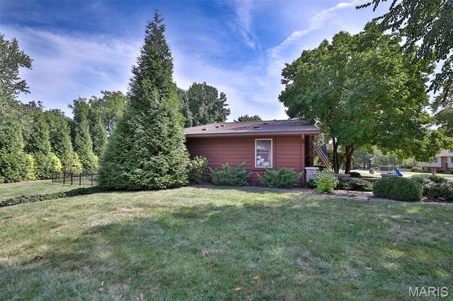 703 Peachtree Trail, Collinsville, IL 62234