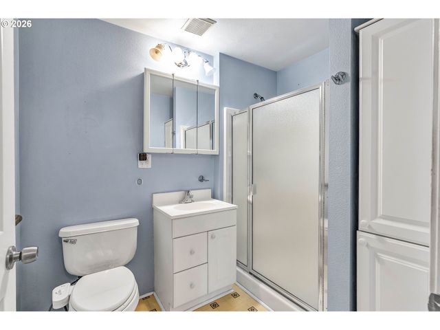 532 Se PEACOCK Ln, Portland, OR 97214