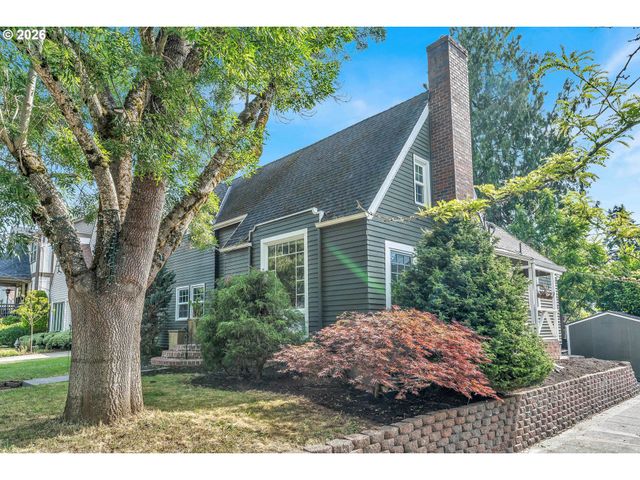 532 Se PEACOCK Ln, Portland, OR 97214