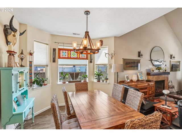 1641 Nw JEFFREY Ct, Mc Minnville, OR 97128
