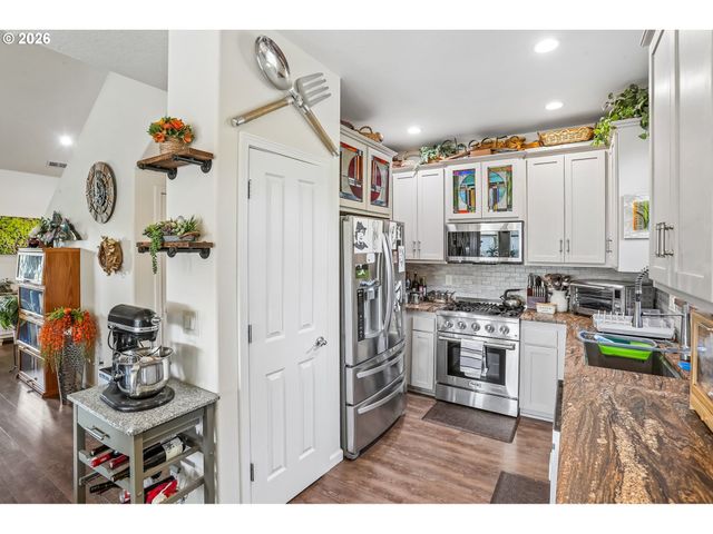 1641 Nw JEFFREY Ct, Mc Minnville, OR 97128