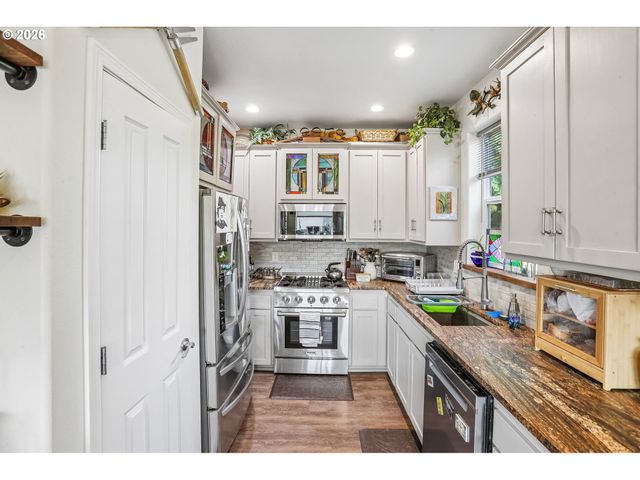 1641 Nw JEFFREY Ct, Mc Minnville, OR 97128